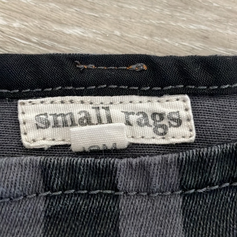 Small Rags Dress - Picture 3 of 4